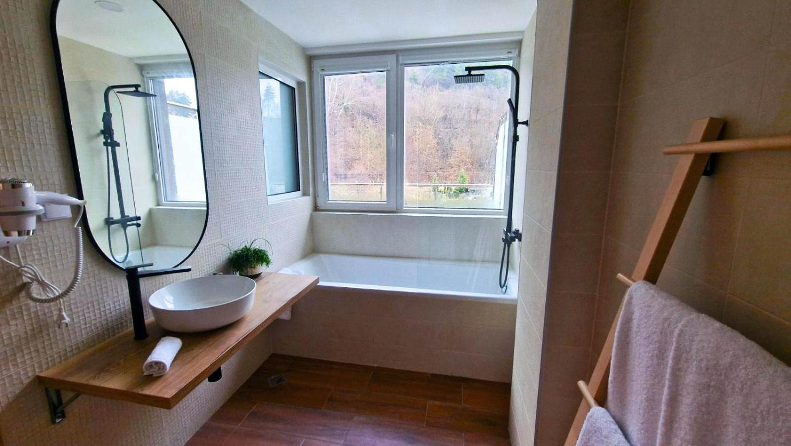 Waterside Spa Hotel 오그냐노보 외부 사진